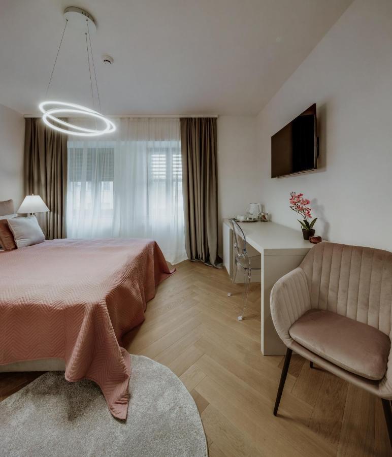 Lavilla Ösek Dış mekan fotoğraf