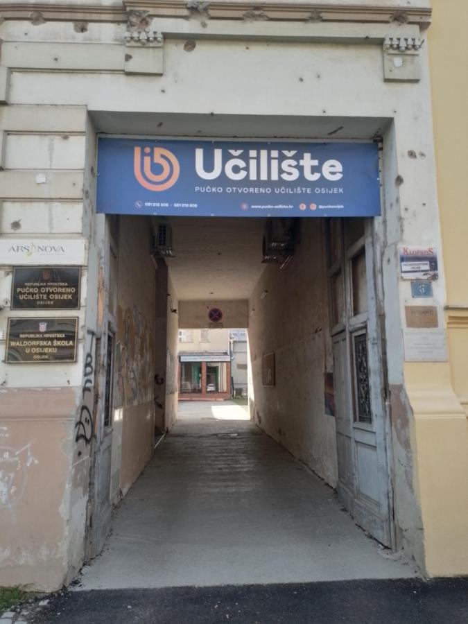 Lavilla Ösek Dış mekan fotoğraf